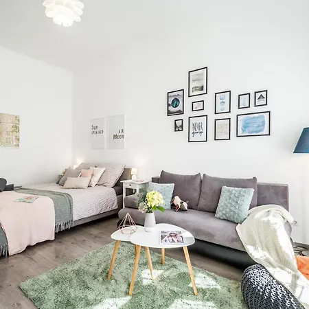 Lejlighed Sun-splashed Retreat In The Heart Of A Vibrant Quarter