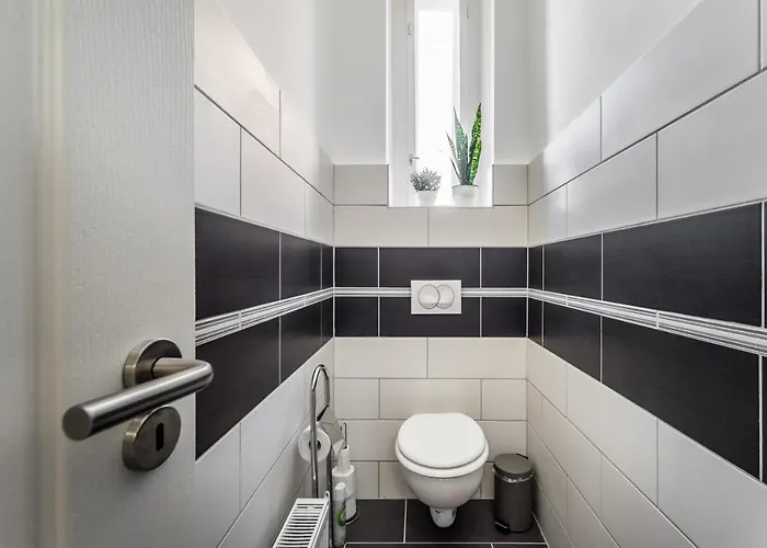 Apartament Sun-splashed Retreat In The Heart Of A Vibrant Quarter *