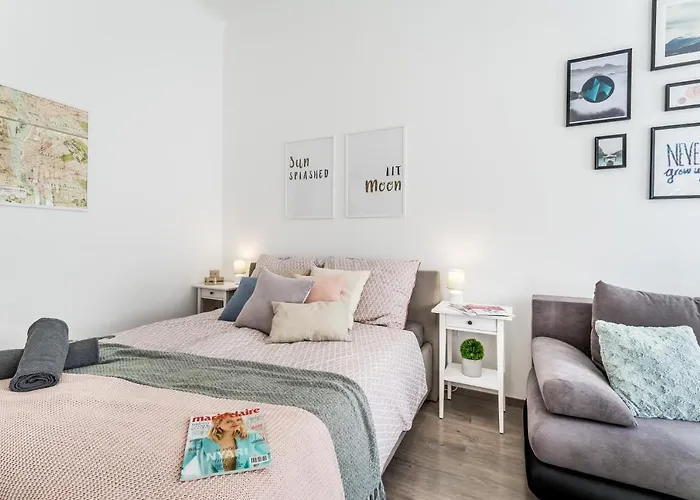 Sun-splashed Retreat In The Heart Of A Vibrant Quarter *