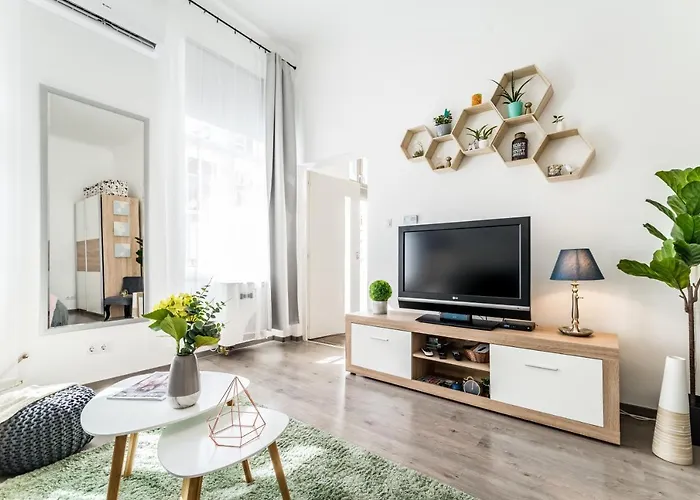 Sun-splashed Retreat In The Heart Of A Vibrant Quarter *